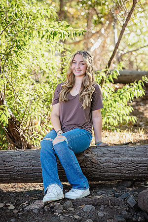 Senior Photos 2022-3811