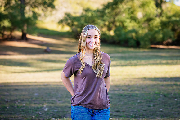 Senior Photos 2022-3843