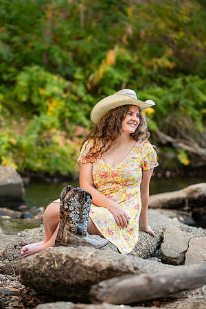 Ele Senior Photos-2458