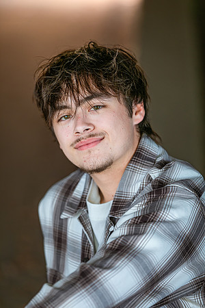 Noah- Senior Photos-2-18