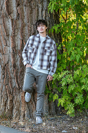 Noah- Senior Photos-2-24