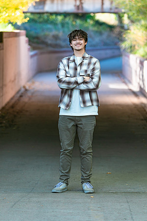 Noah- Senior Photos-2-4